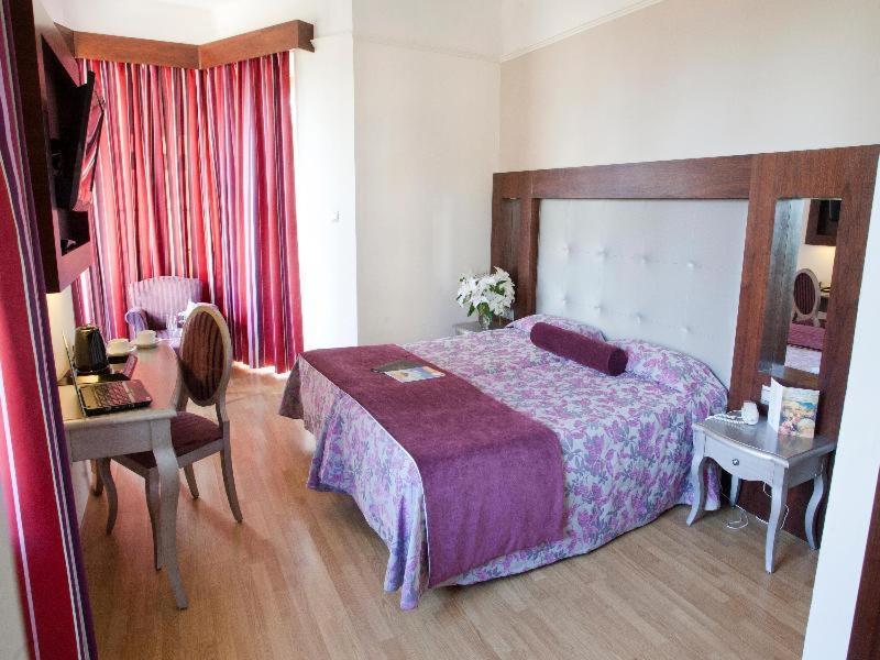 Globales Reina Cristina 4* Algesires