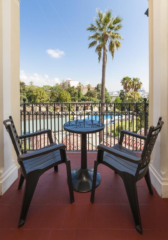Globales Reina Cristina Hotel 4*