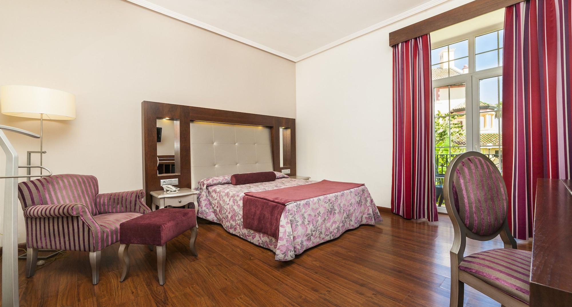 Globales Reina Cristina Hotel 4*