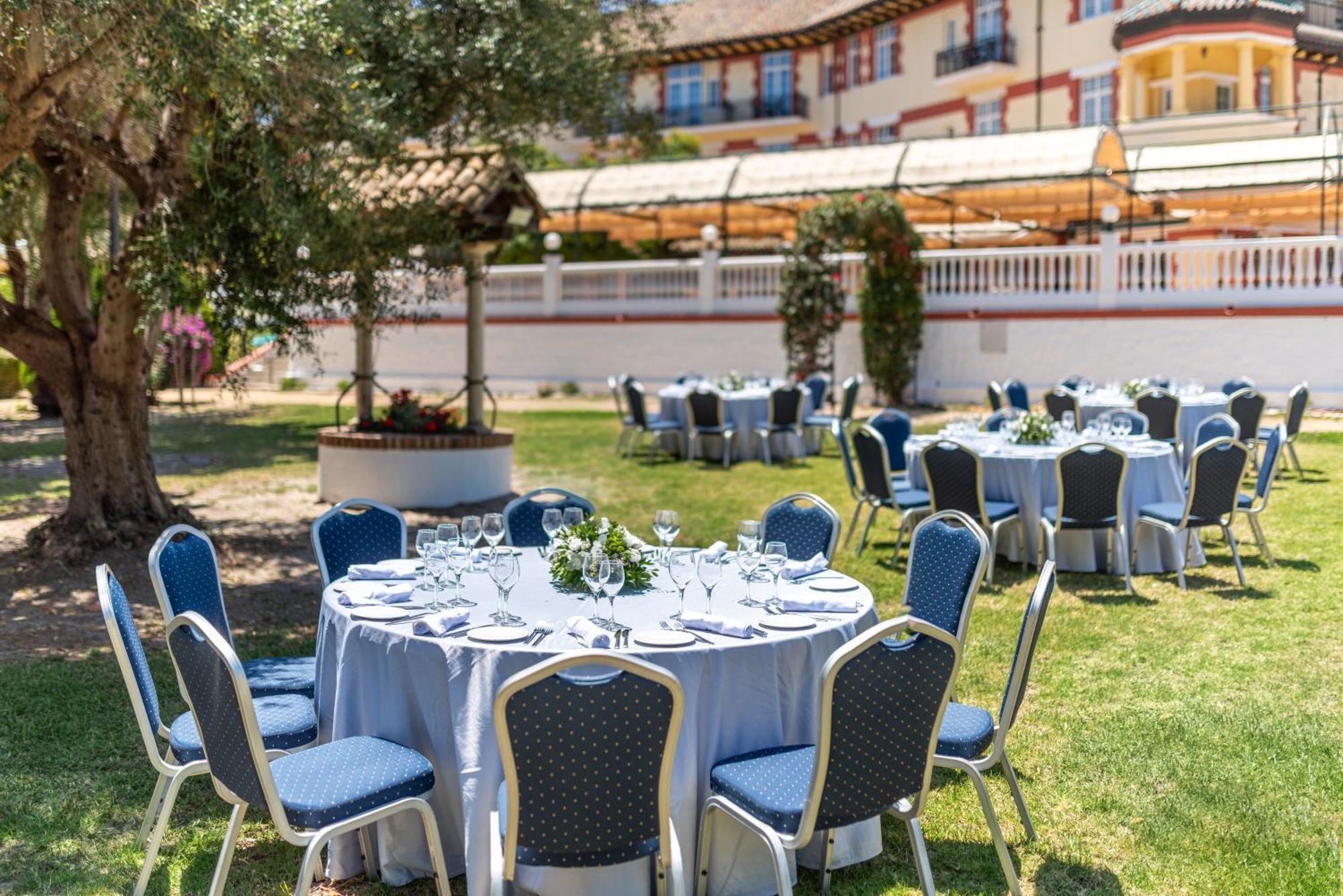 Globales Reina Cristina Hotel 4*
