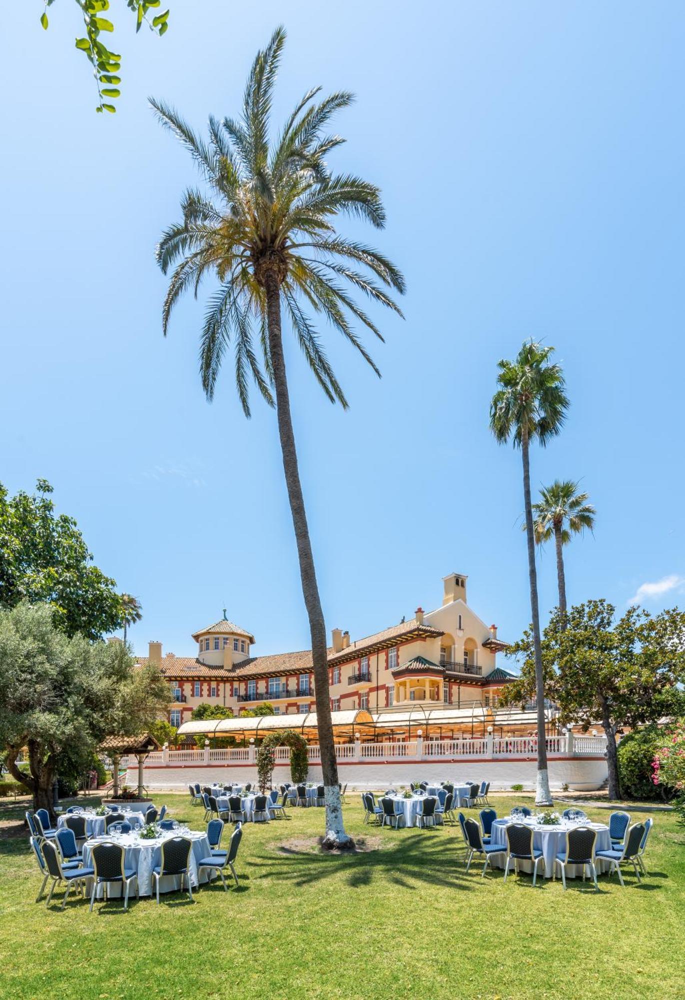 Globales Reina Cristina Hotel 4*