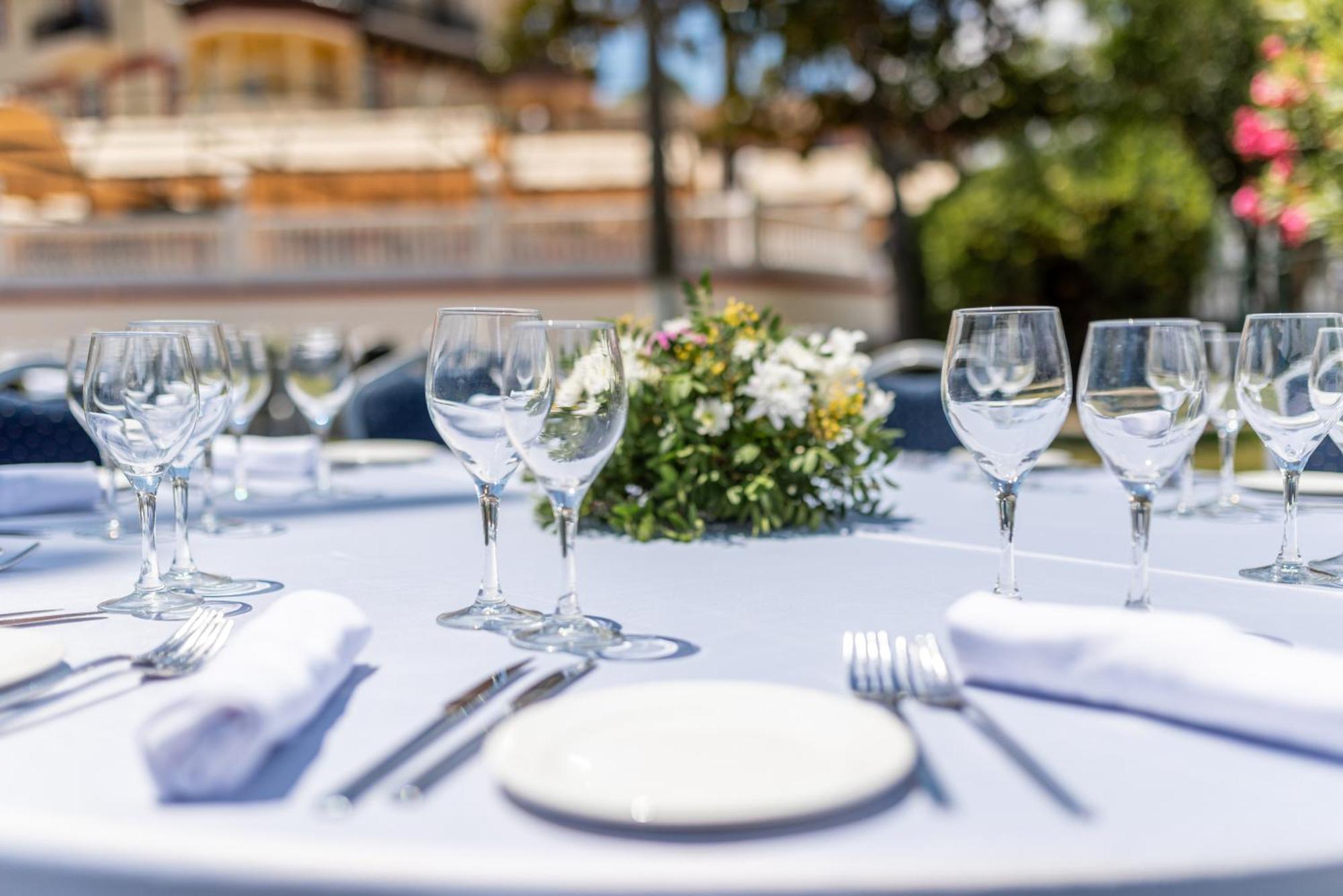 Hotel Globales Reina Cristina 4*