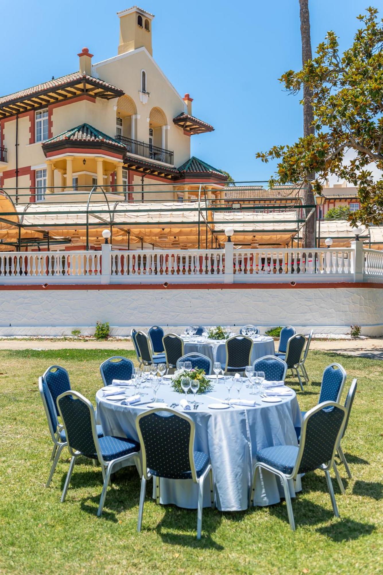 Hotel Globales Reina Cristina 4*